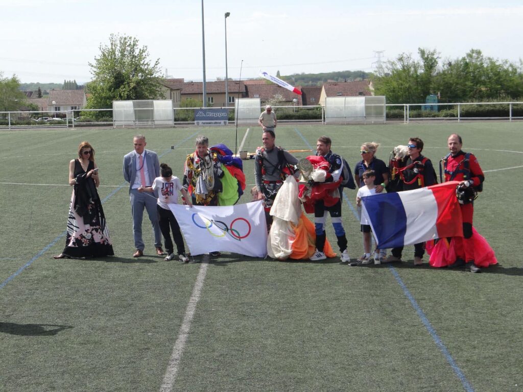 Saut en parachute de démonstration