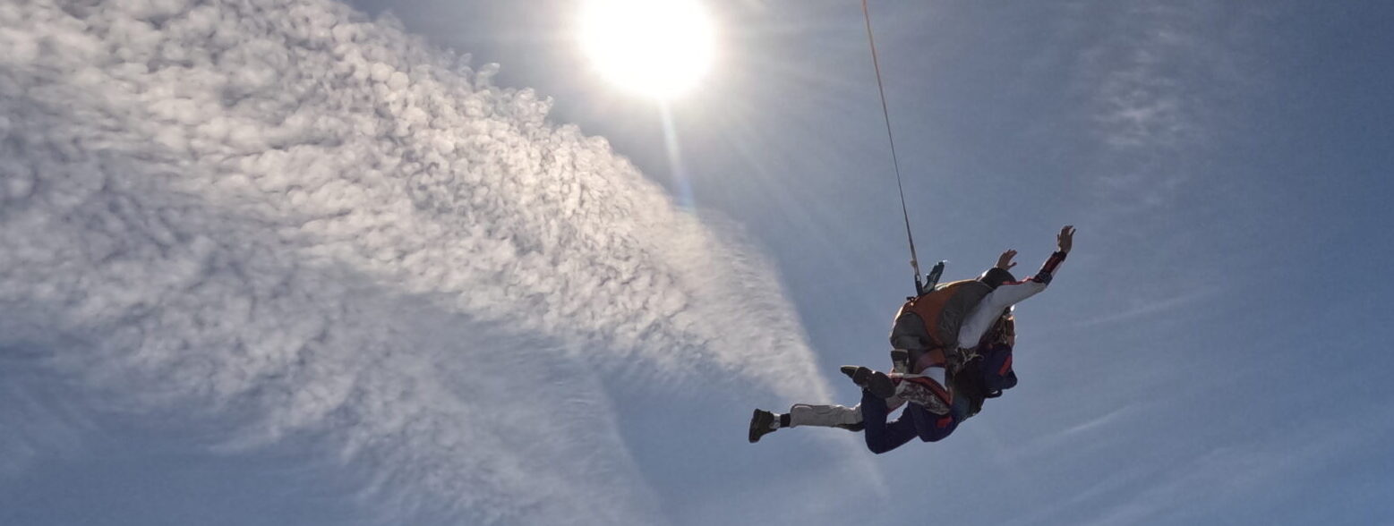 Saut en parachute tandem avec avion Angle de chute